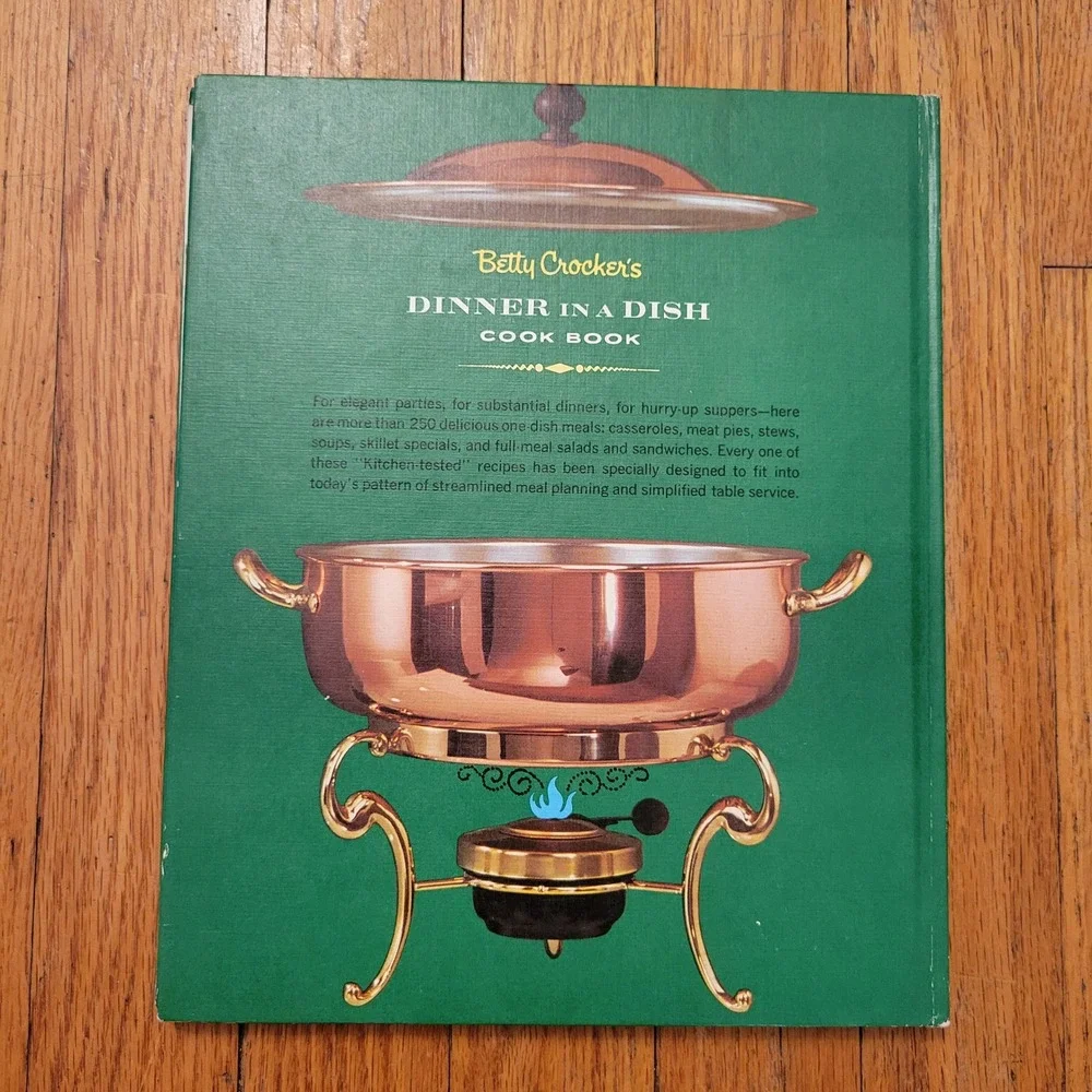 Betty Crocker Dinner in a Dish‎ Cookbook First Edition 1965 Vintage Recipes